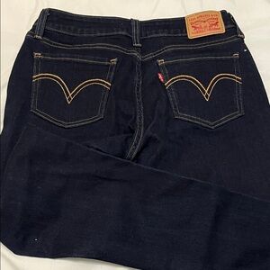 Levi's Women's Dark Blue Straight Leg skinny jeans